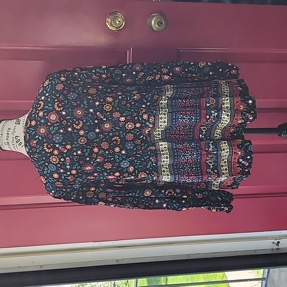 Lace Up V-Neck Blouse - Picture 8 of 11